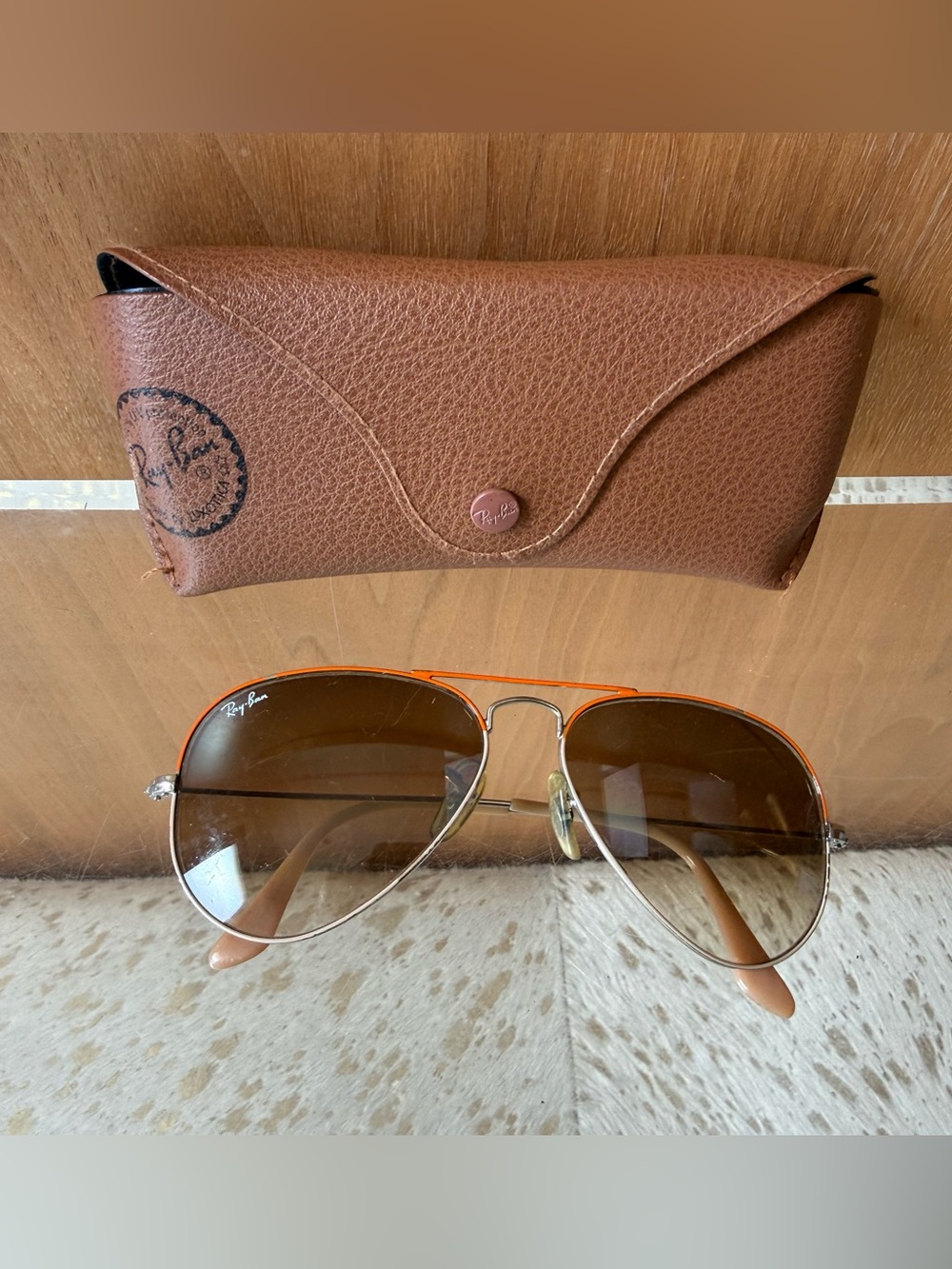 Pre-Loved Ray-Ban Aviator Sunglasses with Gradient Brown Lenses & Orange Frames